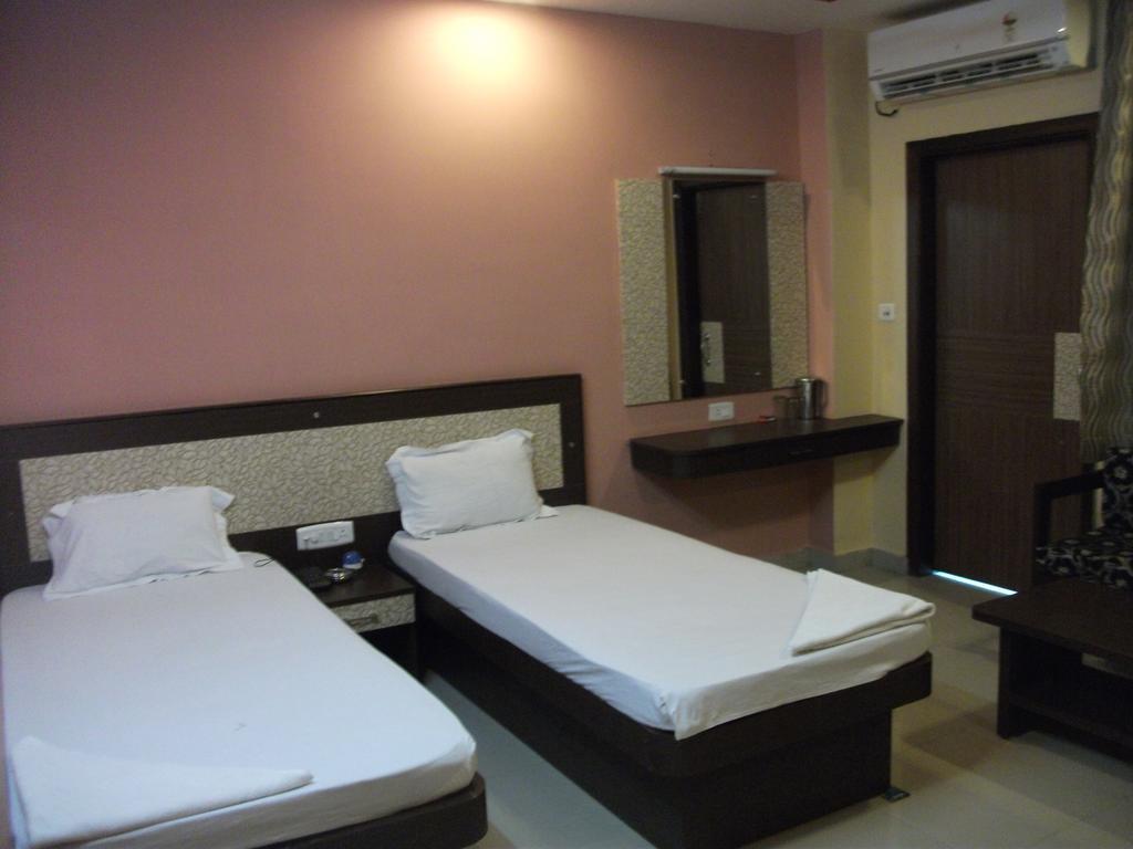 Hotel Parshuram กูวาฮาติ ภายนอก รูปภาพ