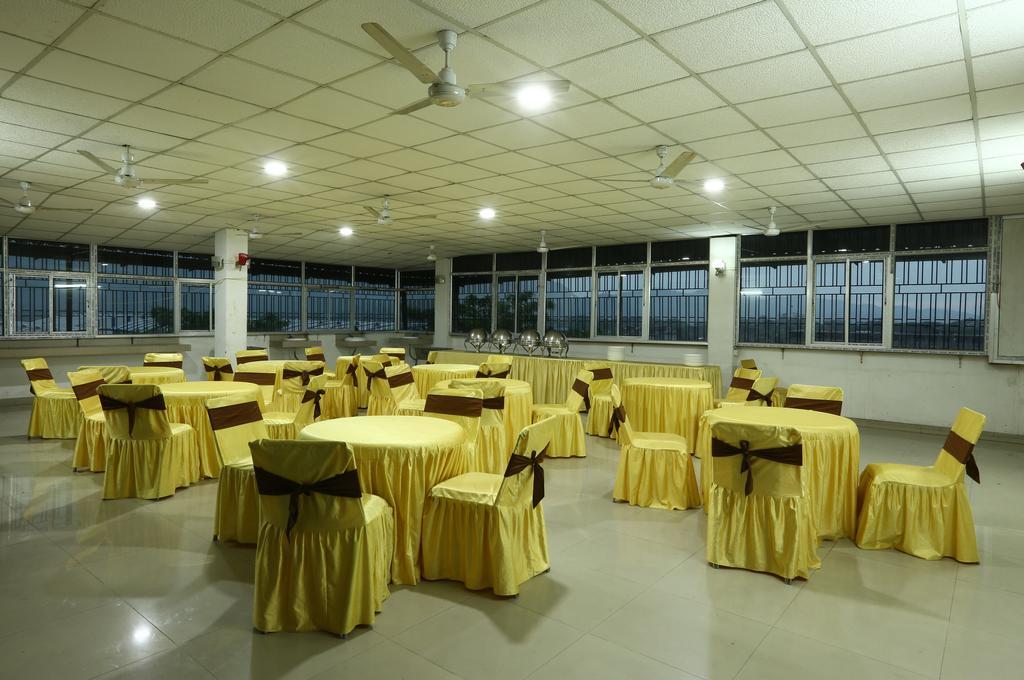 Hotel Parshuram กูวาฮาติ ภายนอก รูปภาพ